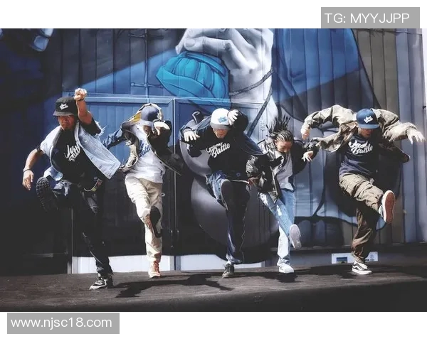 今年运动数据重庆街舞队在世界滑板锦标赛中以81分领先其他队伍勇夺榜首